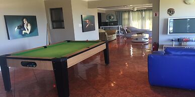 Fly me to the Moon Guest House