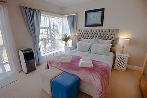 Fly me to the Moon Guest House