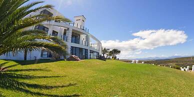 Fly me to the Moon Guest House