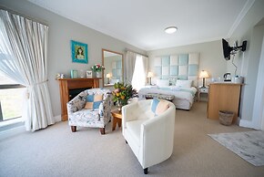 Fly me to the Moon Guest House