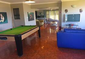 Fly me to the Moon Guest House