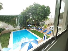 Las Dalias Inn