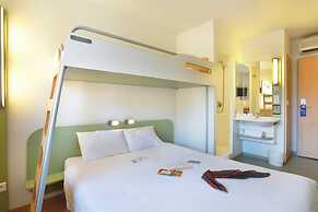 First Inn Hotel
