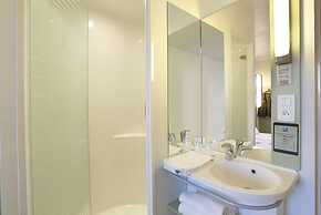 First Inn Hotel