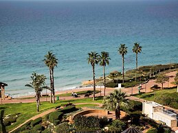 David Tower Hotel Netanya By Prima Hotels – 16 years old plus