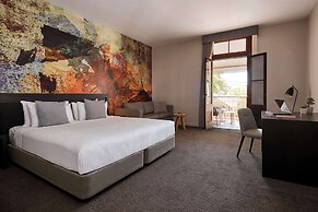 Kennigo Hotel Brisbane, Independent Collection by EVT