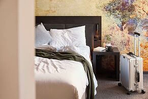 Kennigo Hotel Brisbane, Independent Collection by EVT