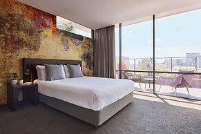 Kennigo Hotel Brisbane, Independent Collection by EVT
