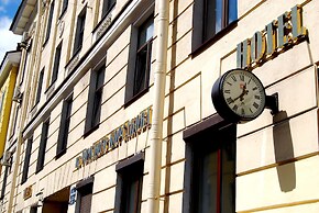 Hotel on Rimskogo-Korsakova