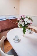 Hotel on Rimskogo-Korsakova