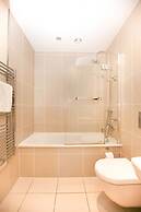 Fenwick Chambers - By Week2Week