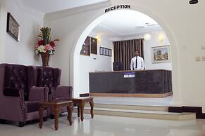 Kingsbridge Royale Hotel
