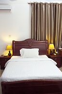 Kingsbridge Royale Hotel