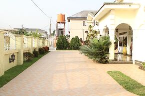 Kingsbridge Royale Hotel