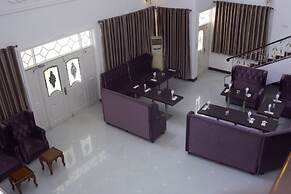 Kingsbridge Royale Hotel