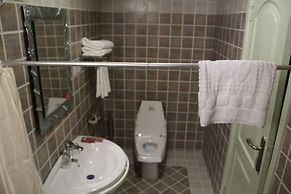 Kingsbridge Royale Hotel