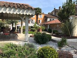 Le Continental Hotel