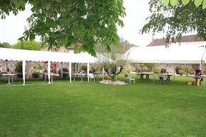 Le Continental Hotel