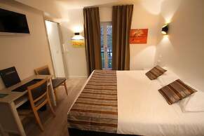 Le Continental Hotel