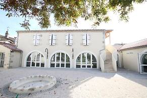 Le Continental Hotel