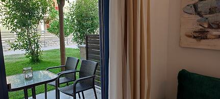 Ilianthos Apartments & Studios