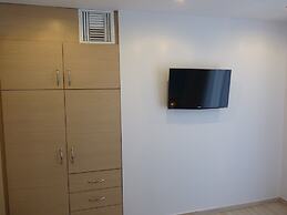 Ilianthos Apartments & Studios