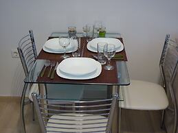 Ilianthos Apartments & Studios