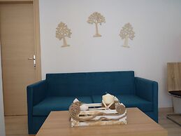 Ilianthos Apartments & Studios