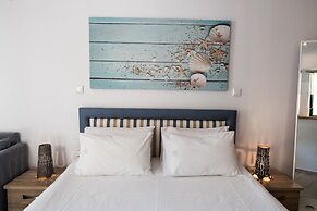 Ilianthos Apartments & Studios