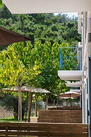 Ilianthos Apartments & Studios