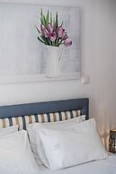 Ilianthos Apartments & Studios