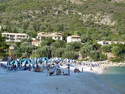 Ilianthos Apartments & Studios