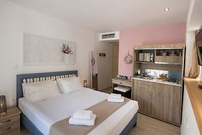 Ilianthos Apartments & Studios