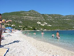 Ilianthos Apartments & Studios