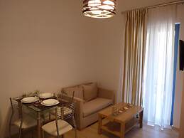 Ilianthos Apartments & Studios