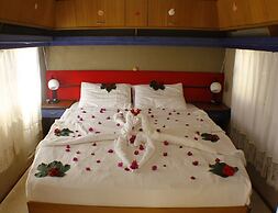 Golden Sand Beach & Caravan