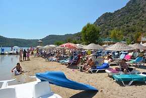 Golden Sand Beach & Caravan
