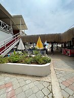 Golden Sand Beach & Caravan