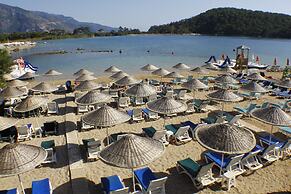 Golden Sand Beach & Caravan