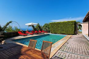 Akritas Ef Zin Villas & Suites