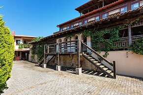 Akritas Ef Zin Villas & Suites