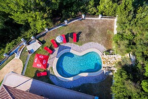 Akritas Ef Zin Villas & Suites