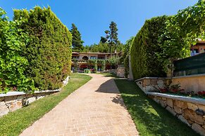 Akritas Ef Zin Villas & Suites