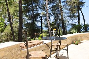 Akritas Ef Zin Villas & Suites