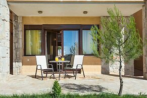Akritas Ef Zin Villas & Suites