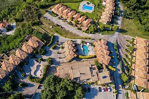 Akritas Ef Zin Villas & Suites