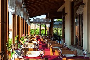 Akritas Ef Zin Villas & Suites