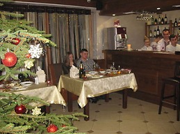 Charda Hotel