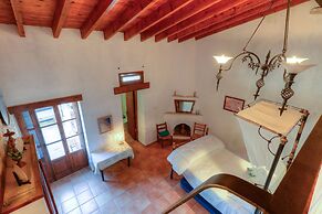 Komi Lofou Traditional House