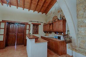 Komi Lofou Traditional House